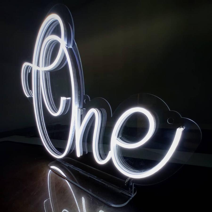 One en Neon Flex Modelo 01 Blanco